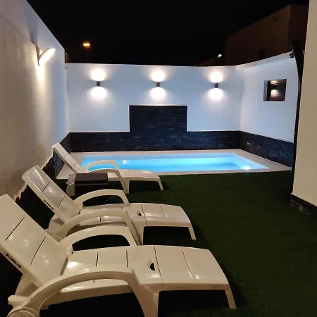 Sunny Paradise, Heater Pool Villa Corralejo