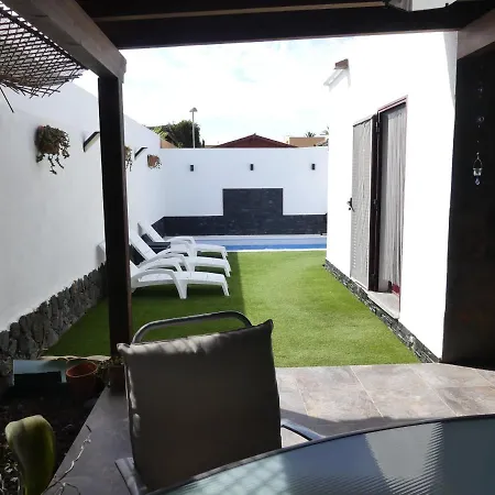 Sunny Paradise, Heater Pool Villa Corralejo